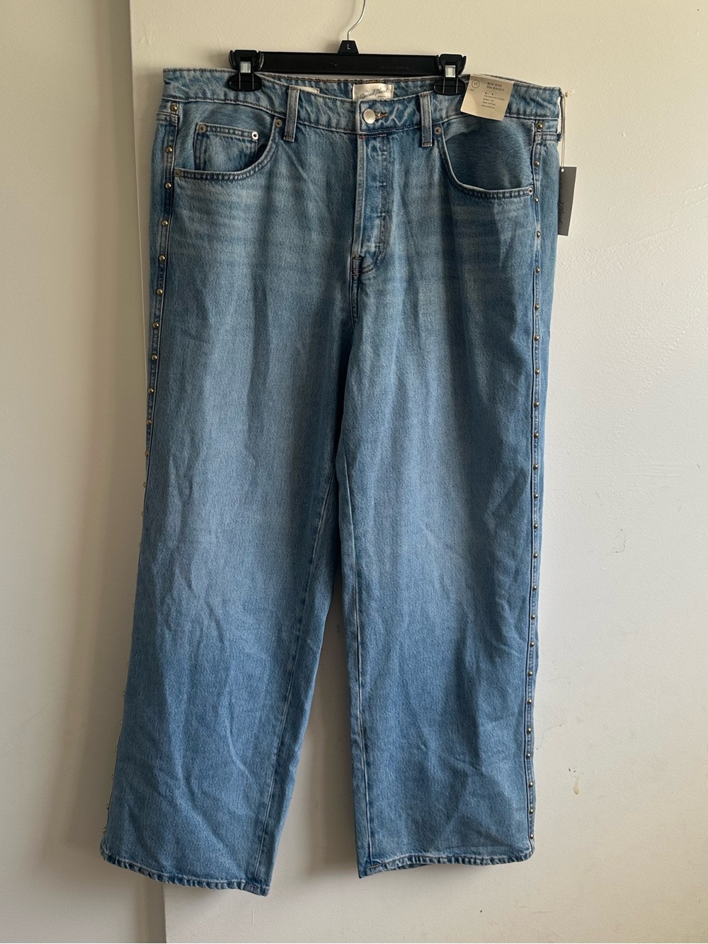 Universal Thread Light Blue Relaxed Boyfriend Jeans with Side Studs